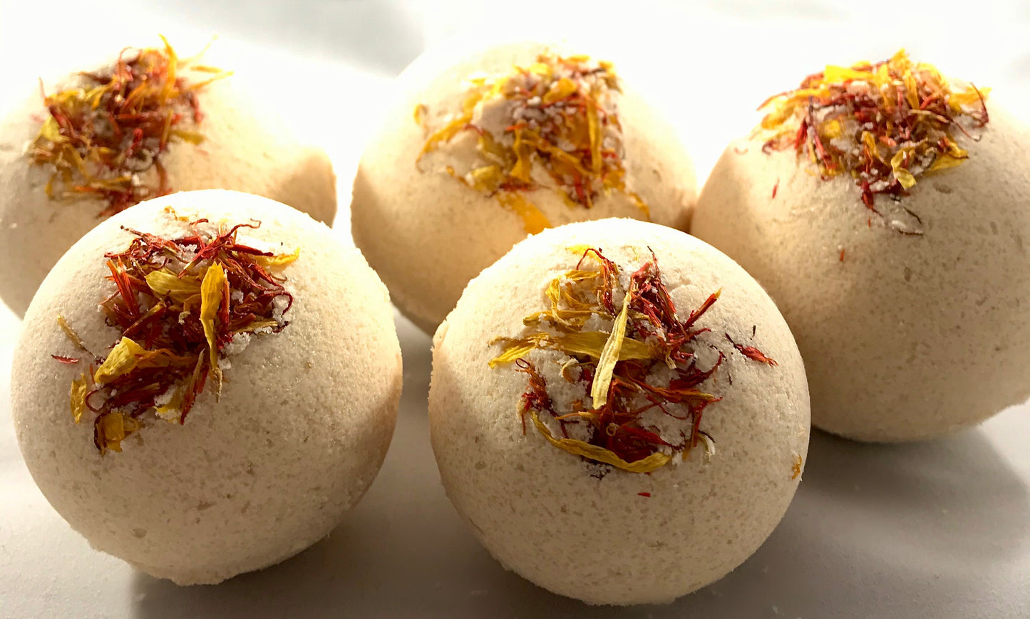 Let's Chill Detoxifying Bath Bomb - Lemongrass